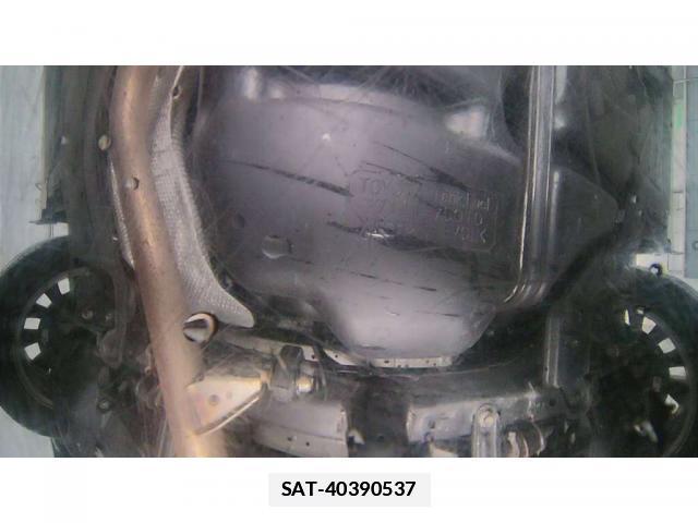 Lexus HS 2013-06 7816718-7