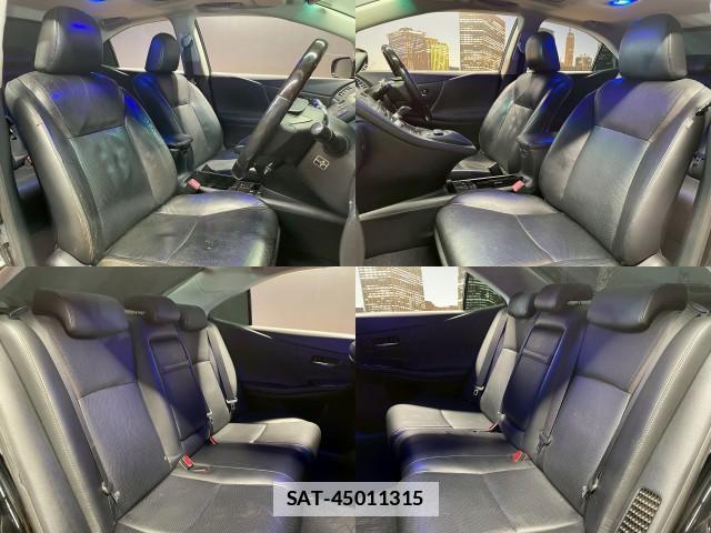 Lexus HS 2013-11 7817640-3
