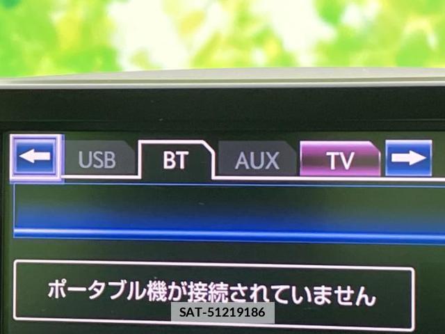 Lexus HS 2013-05 7821133-10