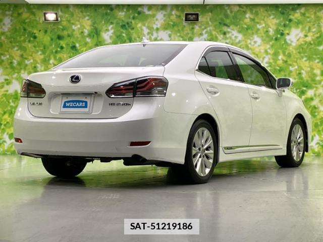 Lexus HS 2013-05 7821133-2