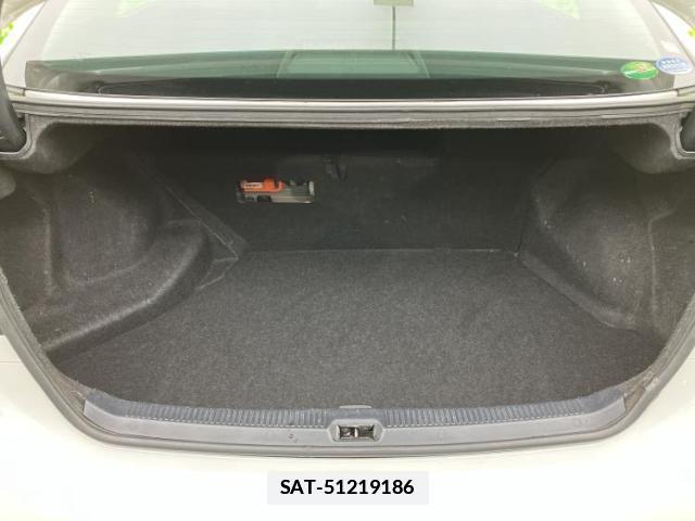 Lexus HS 2013-05 7821133-7