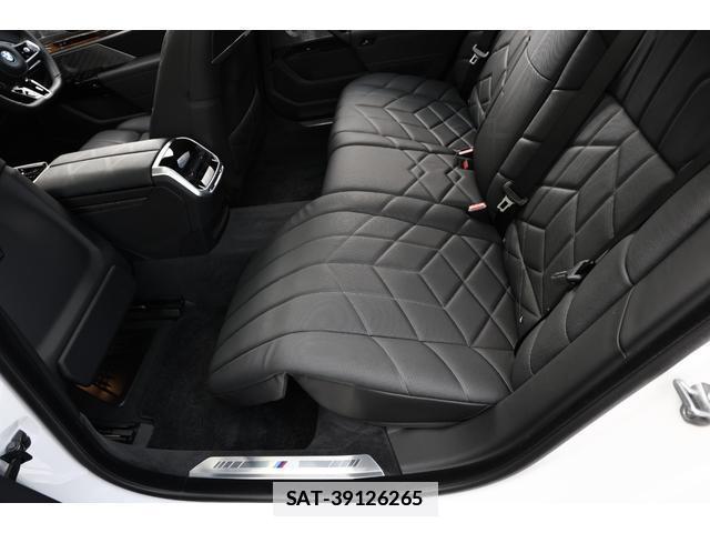 Bmw i7 2024-05 7818662-15