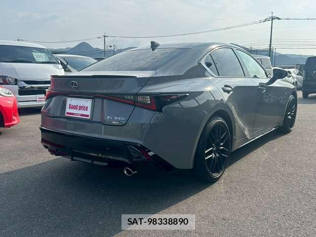 Lexus IS 2024-05 7812661-13