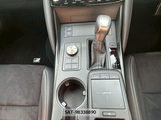 Lexus IS 2024-05 7812661-15