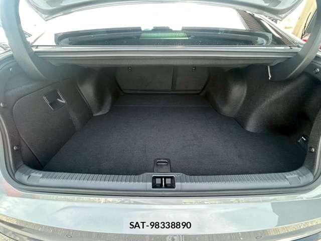 Lexus IS 2024-05 7812661-18