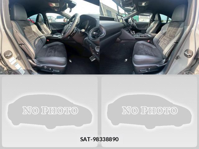 Lexus IS 2024-05 7812661-5