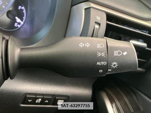 Lexus IS 2017-10 7813299-16