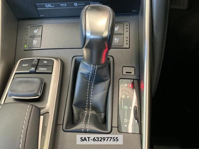 Lexus IS 2017-10 7813299-17