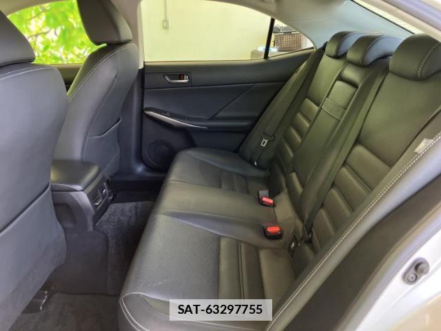 Lexus IS 2017-10 7813299-6