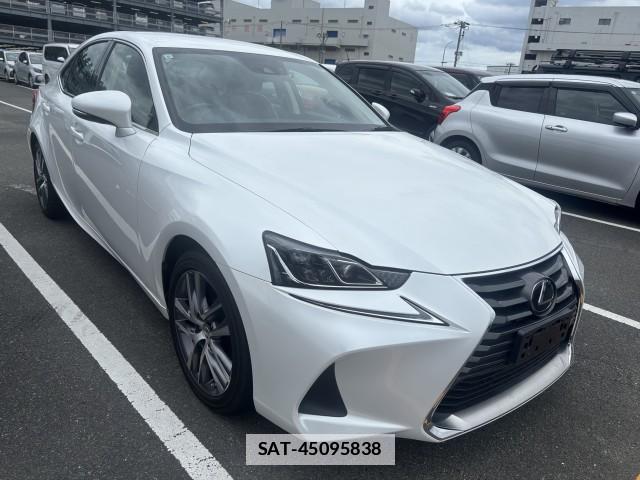Lexus IS 2017-09 7813497-1