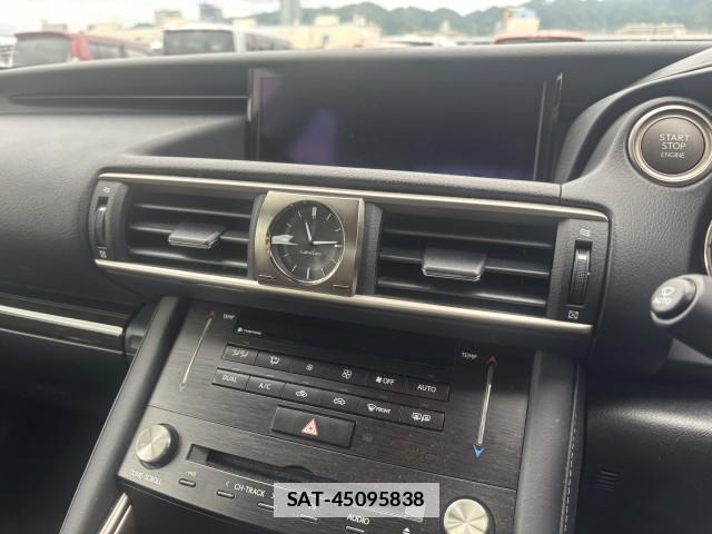 Lexus IS 2017-09 7813497-9