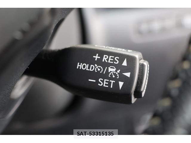 Lexus IS 2021-03 7813692-10