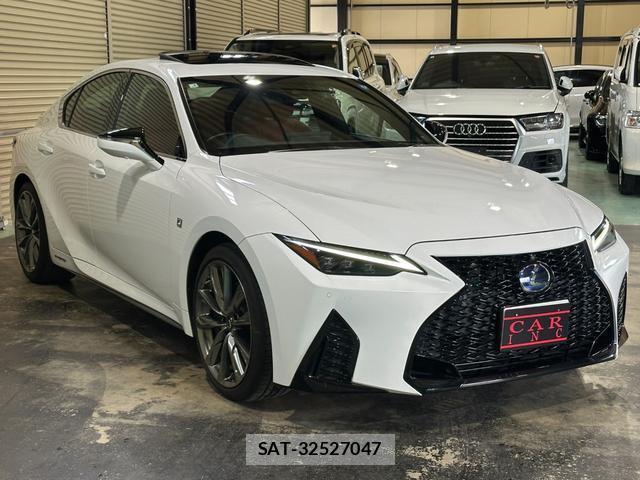 Lexus IS 2021-02 7814124-1