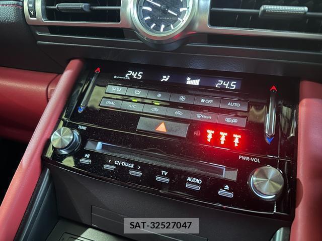 Lexus IS 2021-02 7814124-11