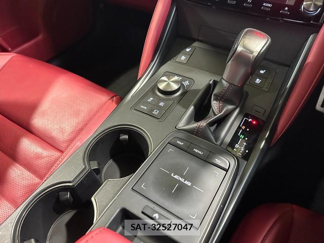 Lexus IS 2021-02 7814124-13