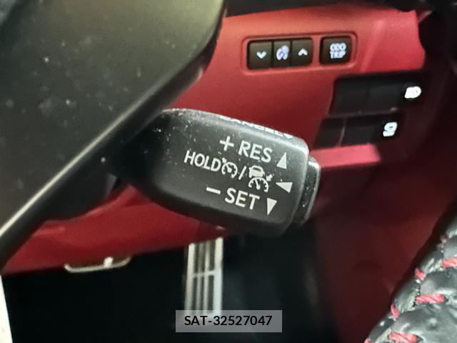 Lexus IS 2021-02 7814124-17
