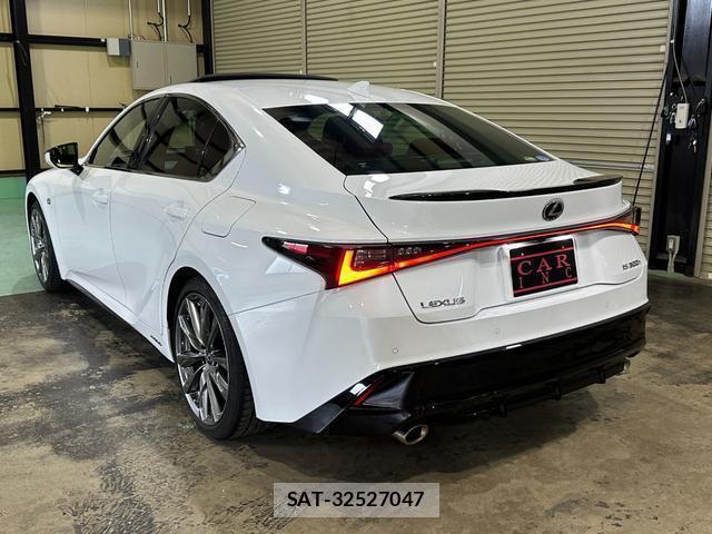 Lexus IS 2021-02 7814124-19
