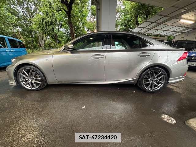 Lexus IS 2013-09 7814324-12