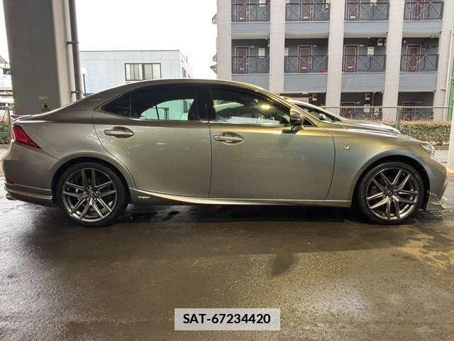 Lexus IS 2013-09 7814324-13