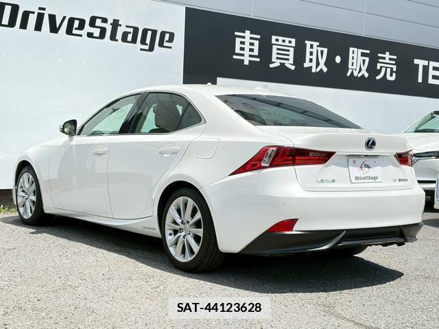 Lexus IS 2015-03 7814830-10