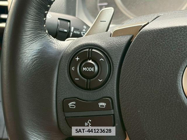Lexus IS 2015-03 7814830-15