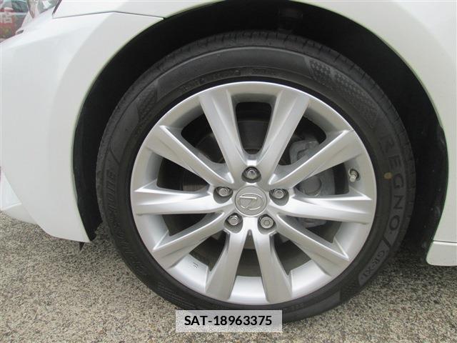 Lexus IS 2013-08 7814877-10