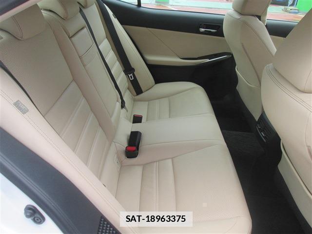 Lexus IS 2013-08 7814877-12