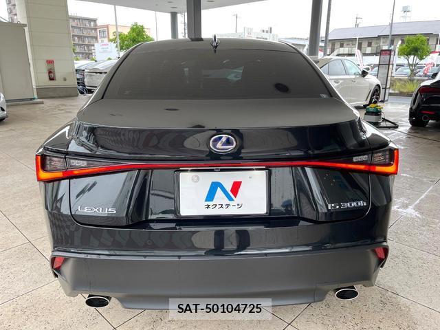 Lexus IS 2021-08 7815215-11
