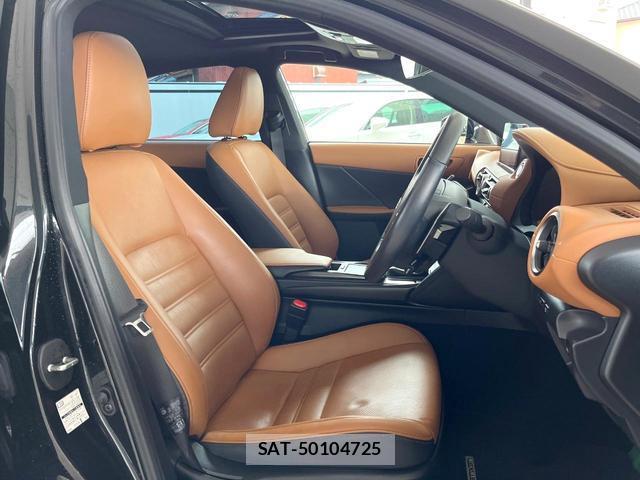 Lexus IS 2021-08 7815215-4