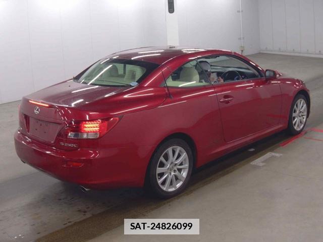Lexus IS 2013-05 7816117-1
