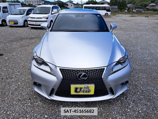 Lexus IS 2015-08 7816360-12