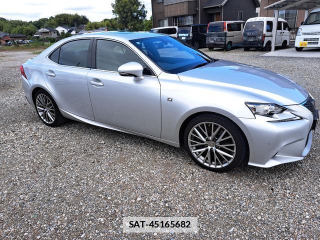Lexus IS 2015-08 7816360-13