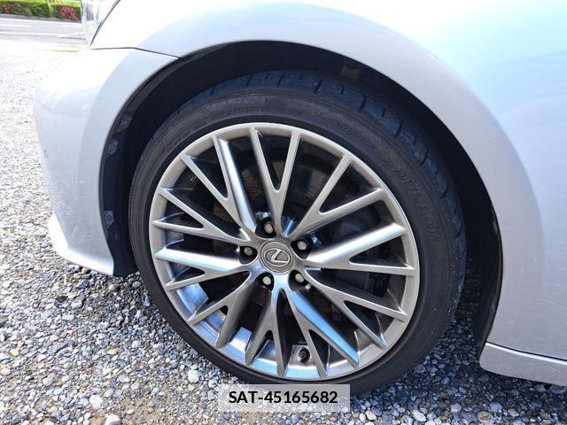 Lexus IS 2015-08 7816360-17