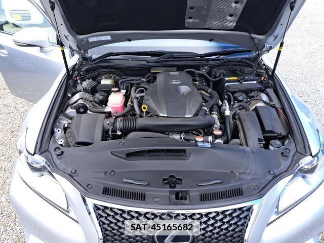 Lexus IS 2015-08 7816360-18