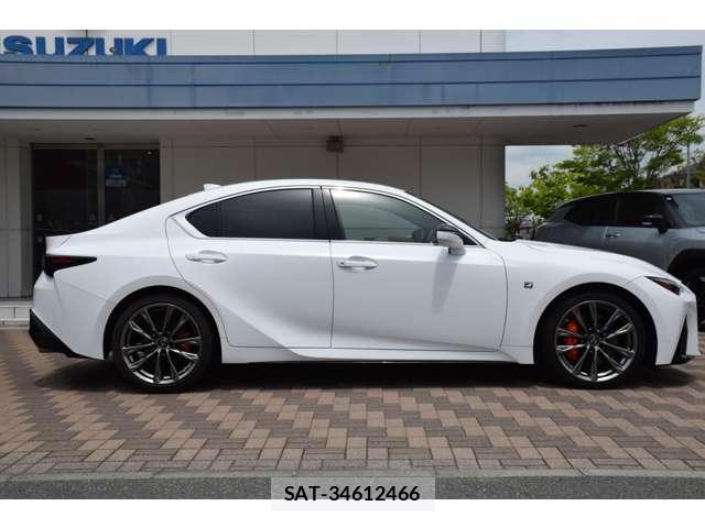 Lexus IS 2021-04 7816378-2