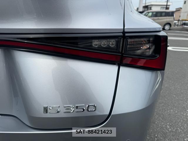 Lexus IS 2021-10 7816800-14