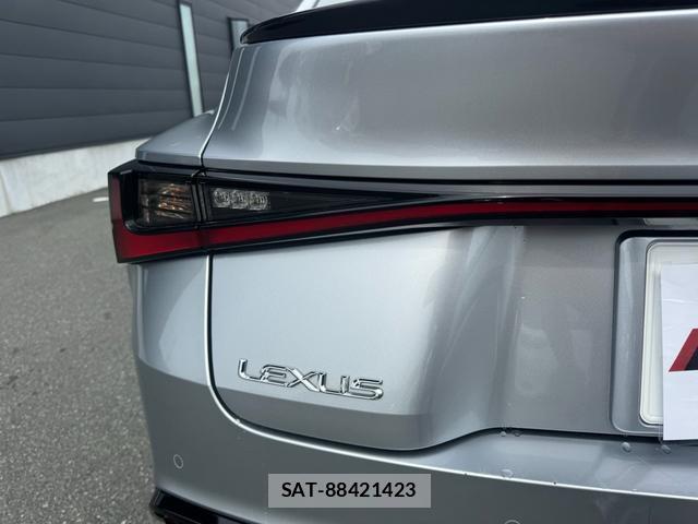 Lexus IS 2021-10 7816800-15