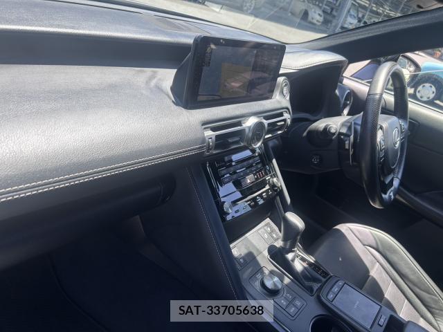 Lexus IS 2021-04 7817274-11