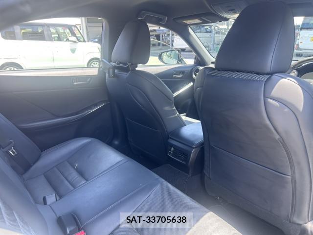 Lexus IS 2021-04 7817274-12