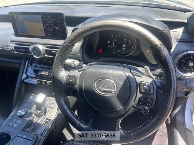 Lexus IS 2021-04 7817274-13