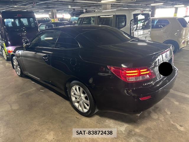 Lexus IS 2010-10 7817351-10