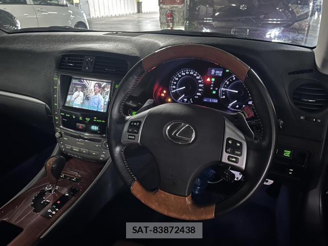 Lexus IS 2010-10 7817351-15