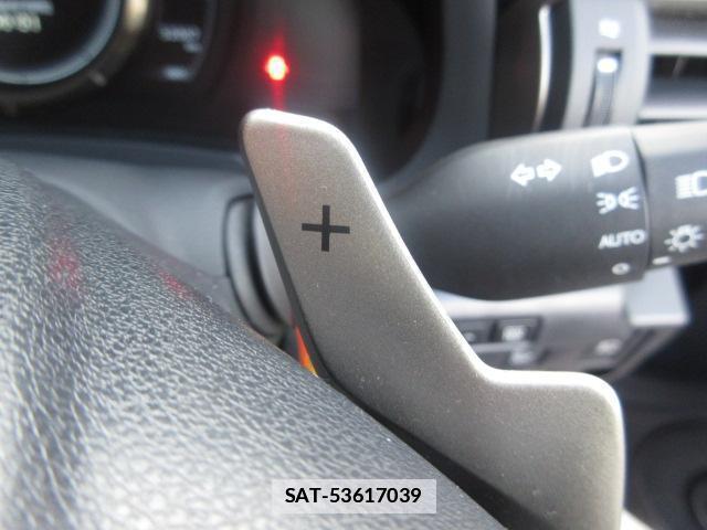 Lexus IS 2017-11 7820506-14
