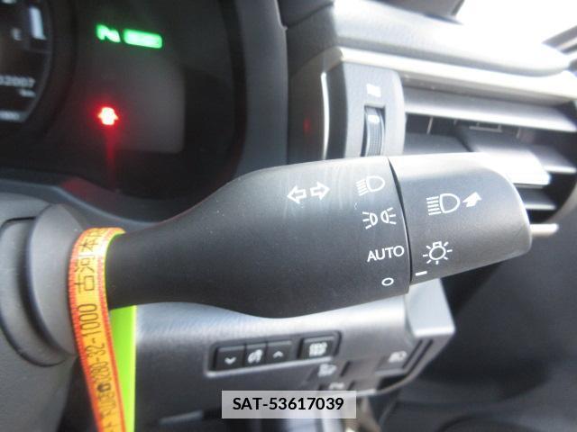 Lexus IS 2017-11 7820506-15