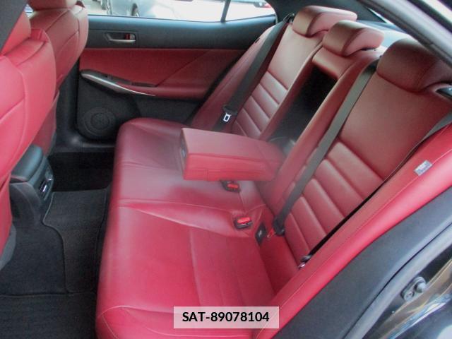 Lexus IS 2017-09 7820667-11