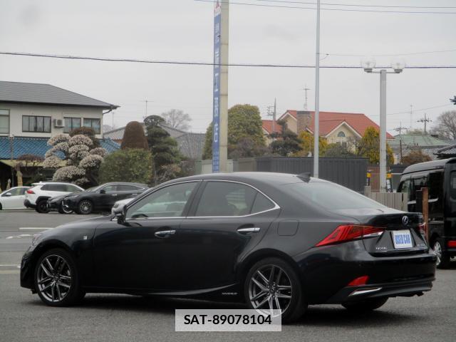 Lexus IS 2017-09 7820667-14