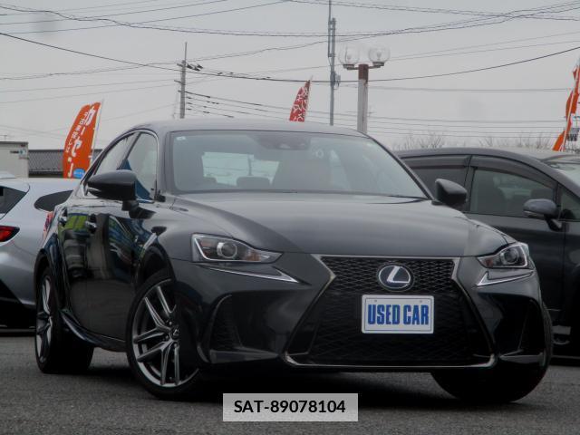 Lexus IS 2017-09 7820667-15