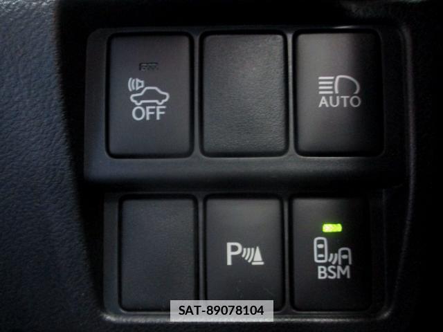 Lexus IS 2017-09 7820667-4