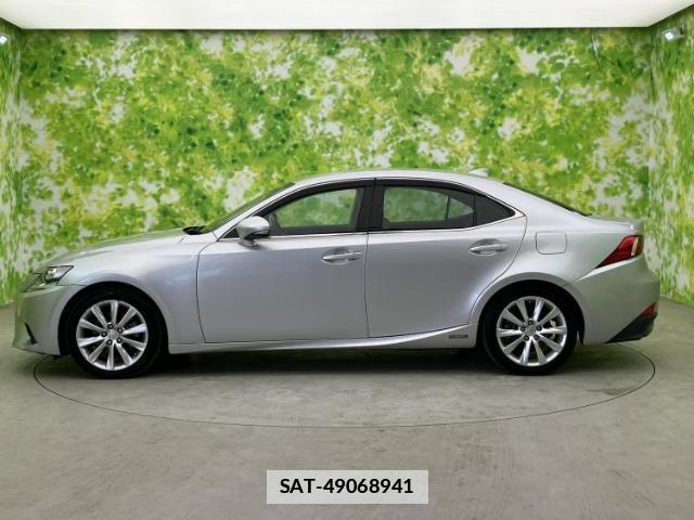 Lexus IS 2013-08 7821289-1