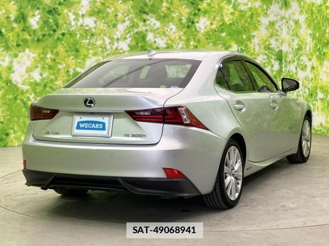 Lexus IS 2013-08 7821289-2